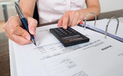 食品經(jīng)營(yíng)許可證在哪個(gè)部門辦理，需要多少錢？